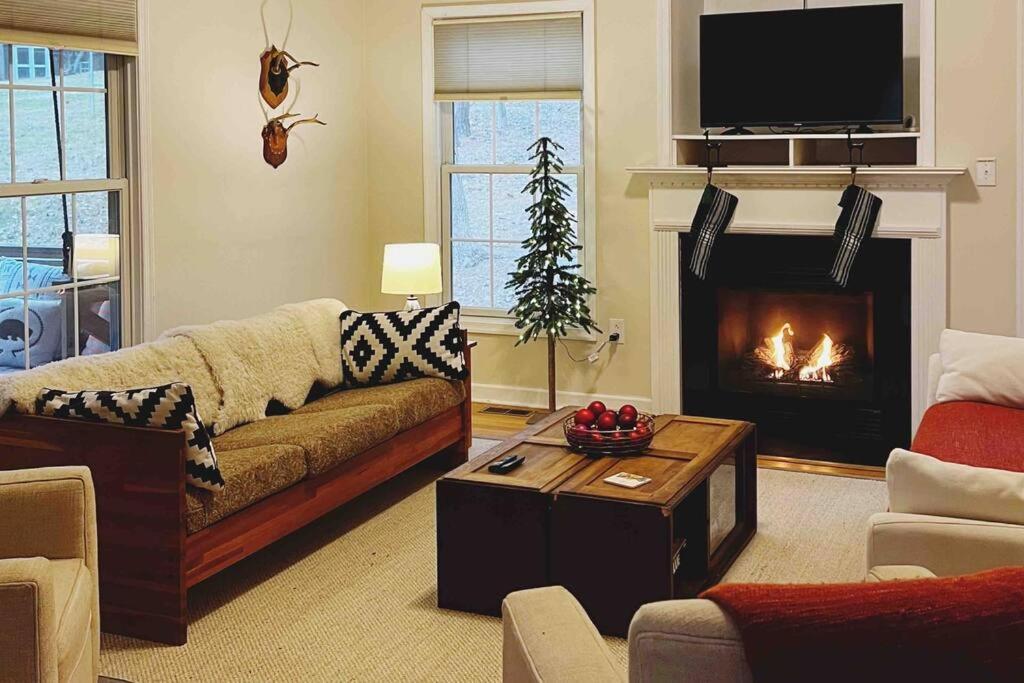 Cozy Cabin W/ Indoor Fireplace & Tranquil Views Luray Exteriér fotografie
